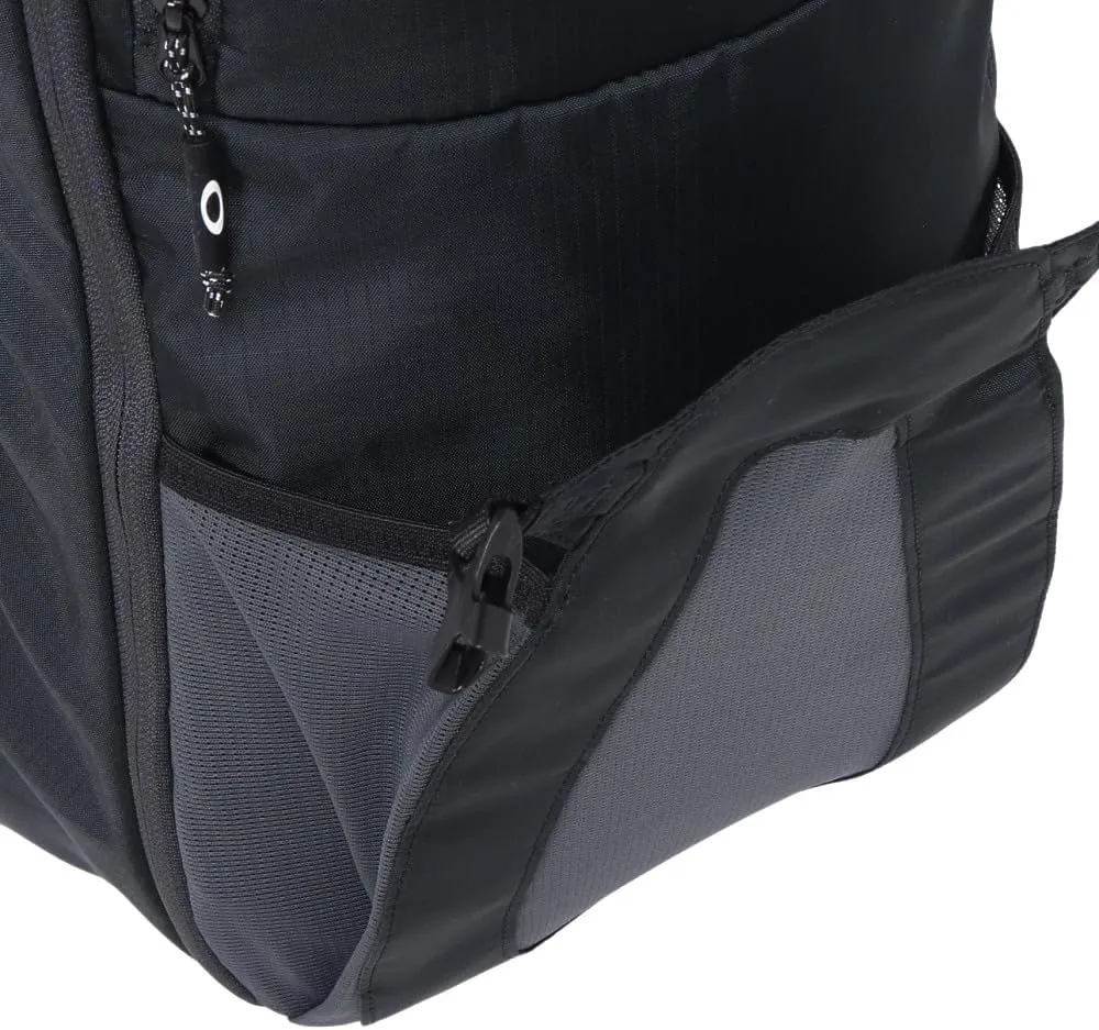 Oakley Man Seeker Traverse Recycled Hydra Bag, Black, One Size