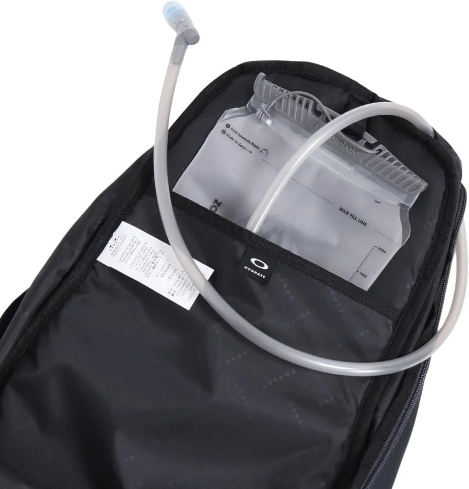 Oakley Man Seeker Traverse Recycled Hydra Bag, Black, One Size