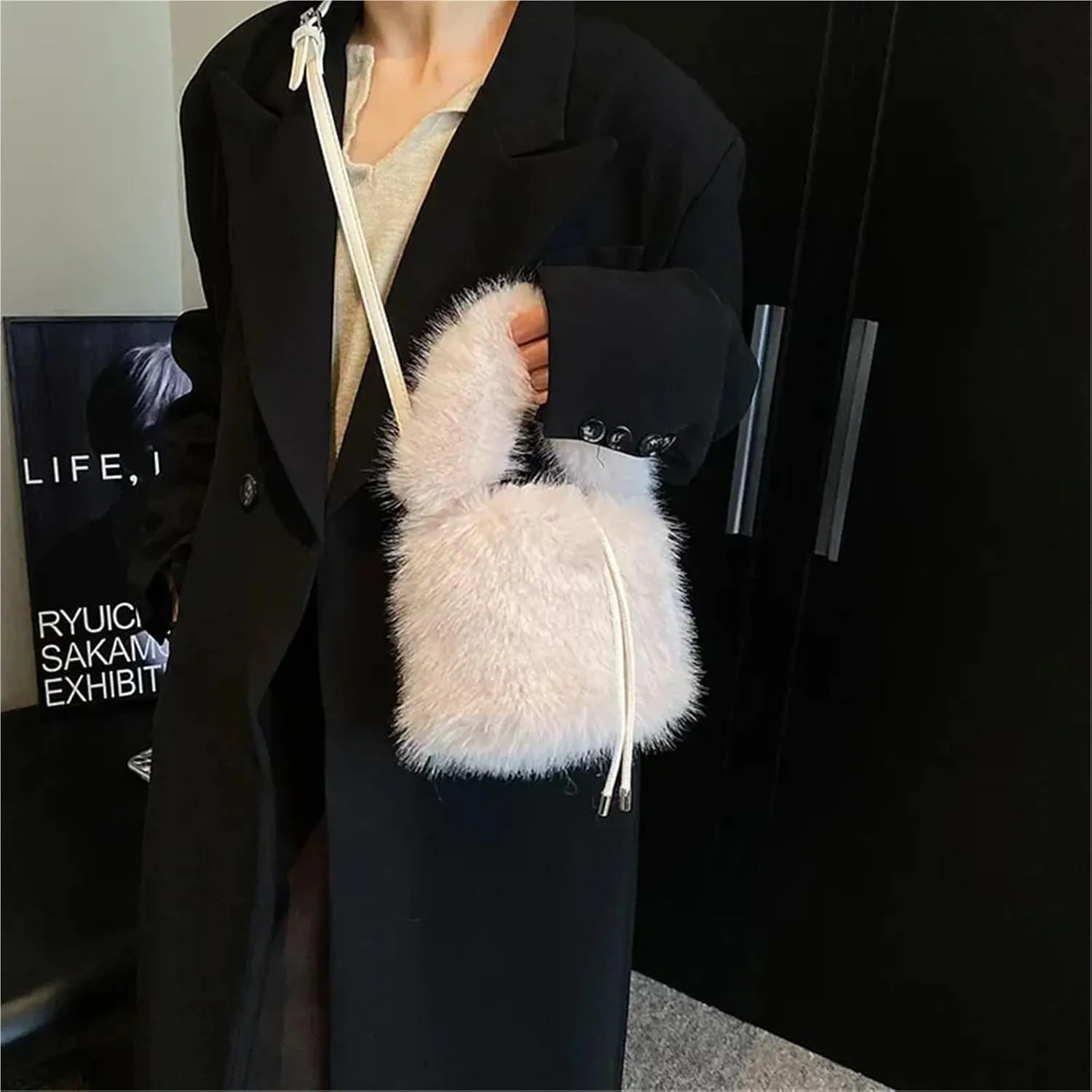 Women's Bucket Bags Sweet Soft Plush Ladies Shoulder Bag Simple Winter Female Handbags For Women